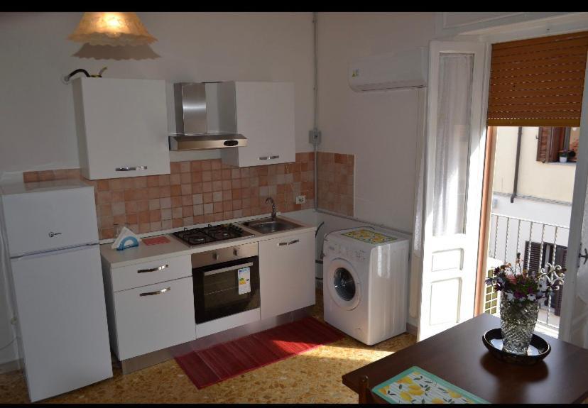 Flat In Olbia Centro Apartman Kültér fotó